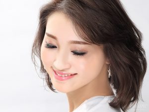 モデル画像(湯川さん)07_WEB用(ロゴあり)